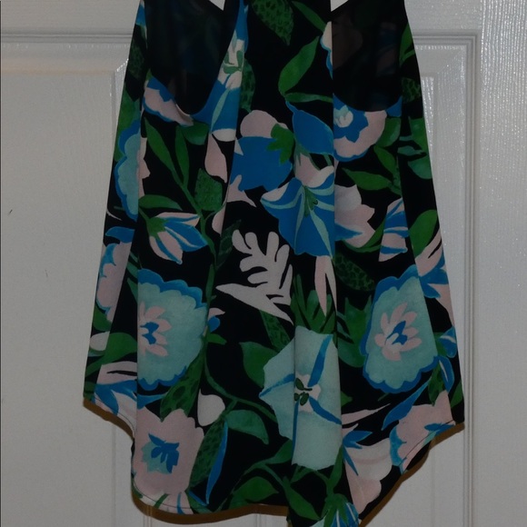 Sleeveless floral print LOFT top - Picture 2 of 3